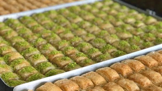 En sevdiğiniz şerbetli tatlı nedir? Şerbetli tatlı sever misiniz😋😋?