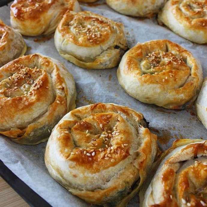 Ispanaklı börek seviyor musunuz?