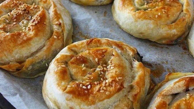Ispanaklı börek seviyor musunuz?