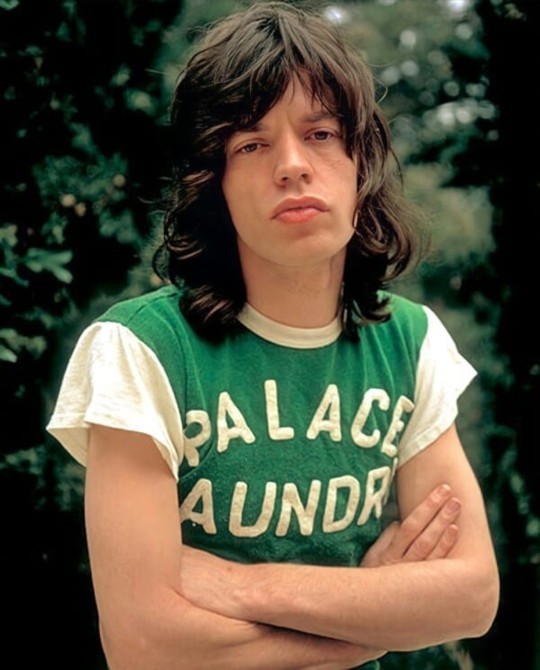 Mick Jagger çok yakışıklı değil mi?