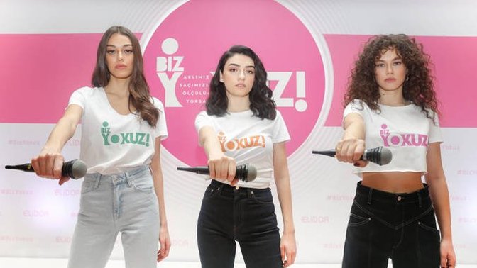 Saçları ile adeta dans eden ünlüler kimler?