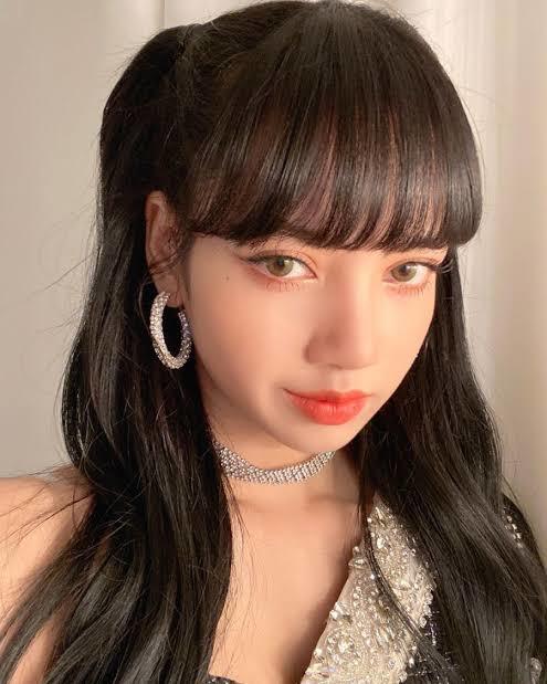 Hande Erçel mi Lalisa Manoban mi daha güzel?