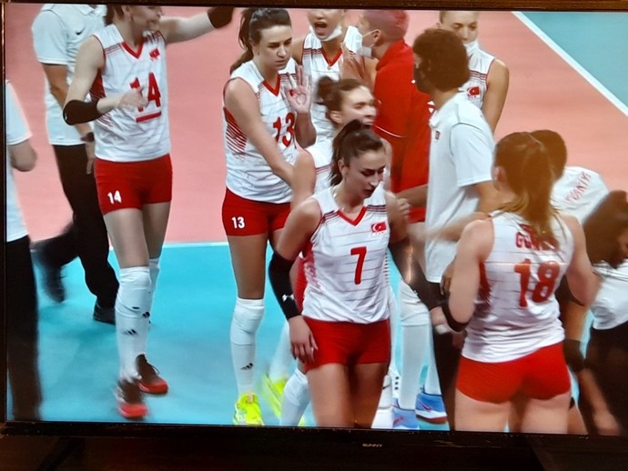 Filenin Sultanları ABD karşısında seti 2-2ye getirdi! Maçı takip ediyor musunuz?
