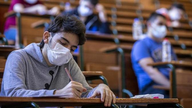 Her 3 adaydan biri YKS barajını geçemedi. Başarısız olan öğrenciler mi yoksa sistemin kendisi mi?