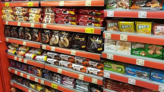 Abur cubur reyonu önünde kaç dakika kalırsınız?