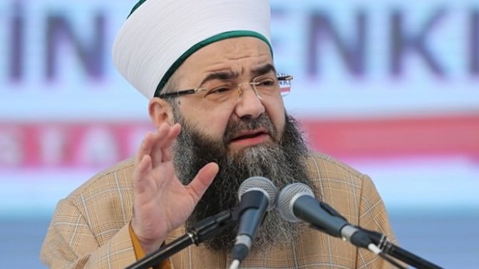 Cübbeli Ahmet Hoca; "Yangın gördüğünüz zaman tekbir getirin zira tekbir gerçekten onu söndürür" Ne düşünüyorsunuz?