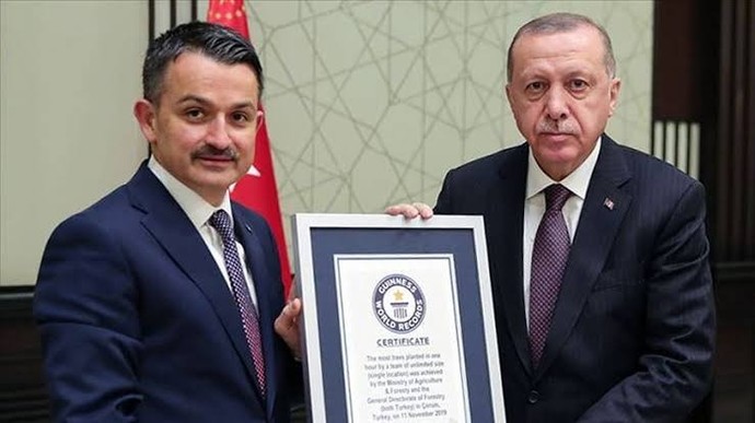 Cumhurbaşkanı Erdoğan: Yangın uçağımız yok, Tarım ve Orman Bakanı: Uçaklarımız depolarda dedi. Bizimle dalga mı geçiliyor?