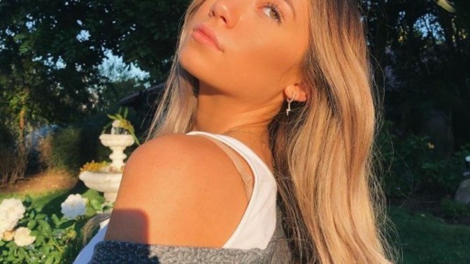 "Ben doğallıktan yanayım" diyen erkekler neden doğallıkla alakası olmayan kadınlarla birlikte olur?
