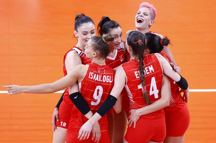 Filenin Sultanları çeyrek finalde! Arjantini 3-0 yenerek gruptan çıkmayı garantiledi. Ne düşünüyorsunuz?