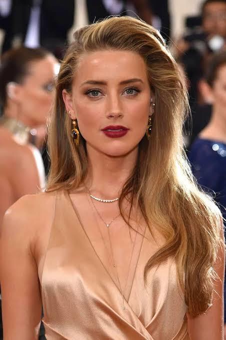 Amber Heard cok güzel değil mi?
