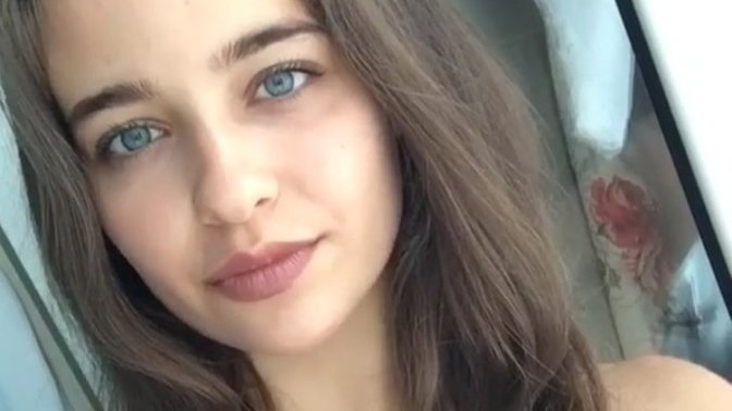Fenomen Büşra Albayrak sizce güzel mi?