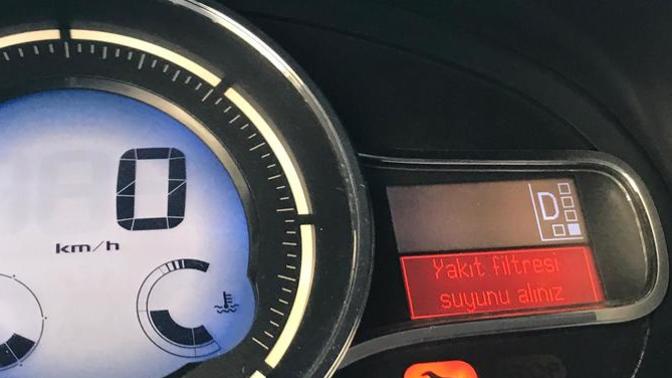 Aracımda böyle bir uyarı geldi ne yapmam gerekiyor?