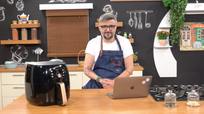 Ben Executive Chef Ayvaz Akbacak, hafif ve sağlıklı beslenme, yaz menüleri hakkında sorularınızı cevaplamaya geldim! Sorularınız ne?