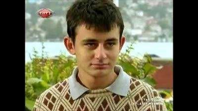 Türk dizi tarihinin en sıra dışı karakterini seçiyoruz. Cennet Mahallesi Pembe Vs Burhan Altıntop. Favoriniz hangisi?