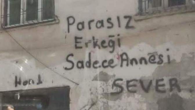 Parası olmayan erkeği sadece annesi mi sever?