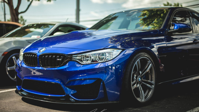 F30 (BMW 3) mavi mi yoksa beyaz mı?