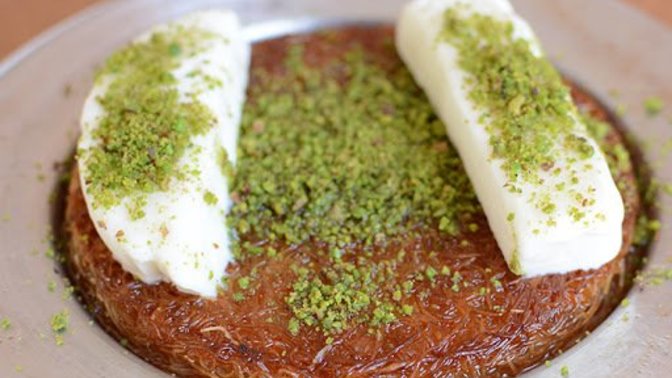 Tatlıların yanında dondurma mı tercih edersiniz yoksa kaymak mı?