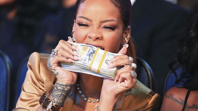 Halsey, Rihanna'nın Milyader olmasını kutladı! Sizin toplam servetiniz ne kadar?
