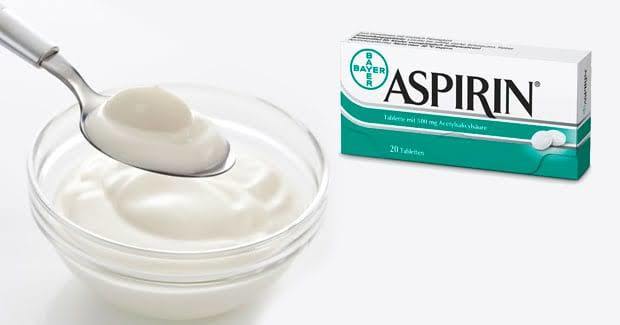 Asprin ve yoğurt karışımı cildi temizler ve cildin pH dengesini korur.
