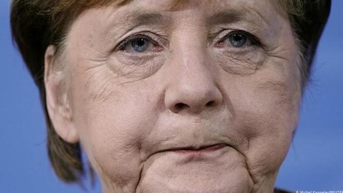 Angela merkelin aslinda almanyayi batirmis olmasi ve Türkiyedeki Türklerin merkeli iyi bir baskan zannetmesi sacmalik degilmi?