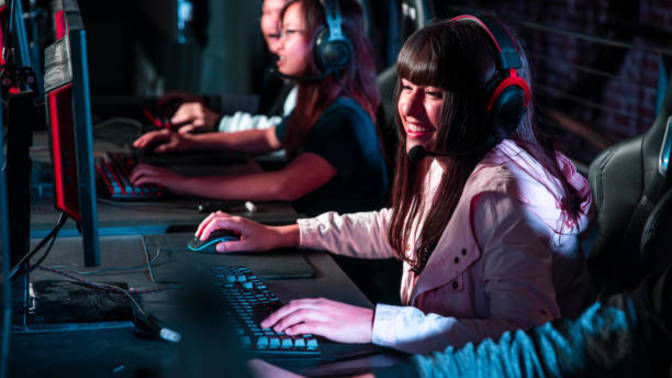FPS oyunlarında erkekler mi yoksa kızlar mı daha iyi?