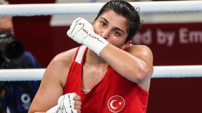 Şampiyoooonn Busenaz Sürmeneli! Boksta tarihin ilk altın madalyasını getirdi, Türk kadınının gücünü gördünüz mü?