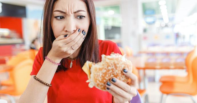McDonalds reklamını görüp orucunu bozan kadın davacı oldu. Sizce haklı mı?