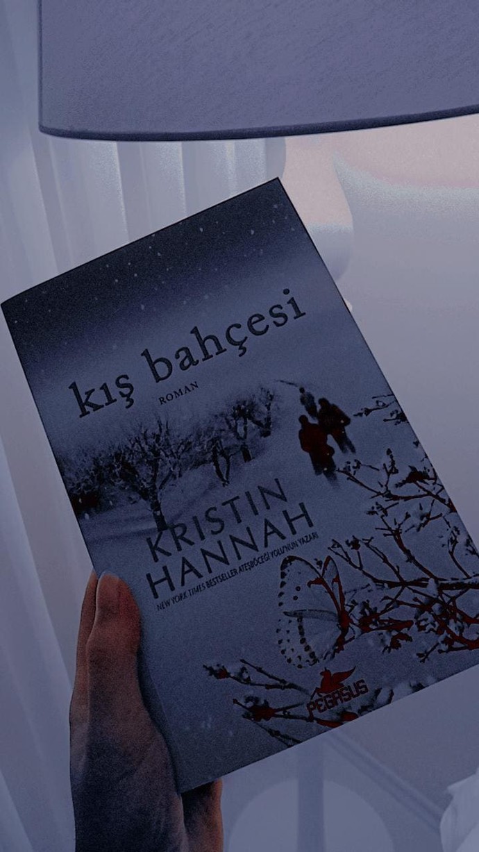 Okuduğu kitabın fotoğrafını çekip paylaşan insanlar hakkında ne düşünürsünüz?