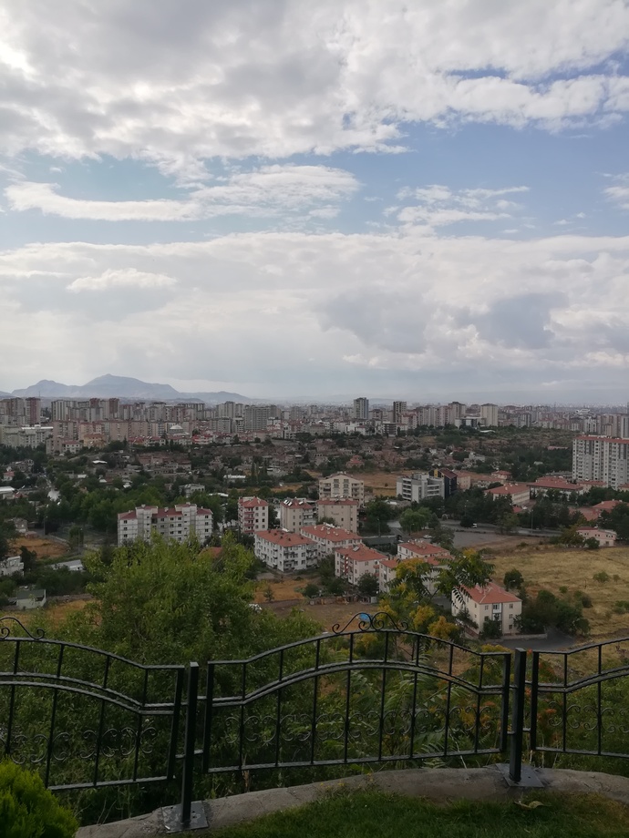 Yağmurlu havada çay içmeyi sever misiniz?