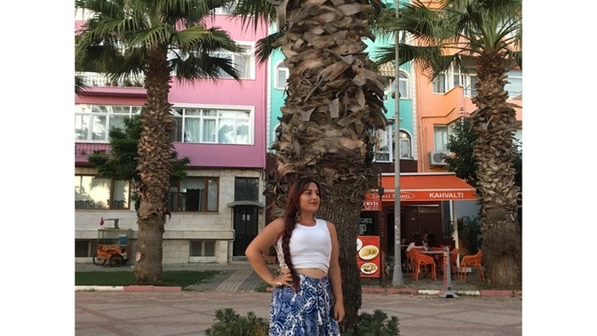 Bugün hoşlandığım adamın yanından böyle geçtim, ilgisini çekmiş midir?