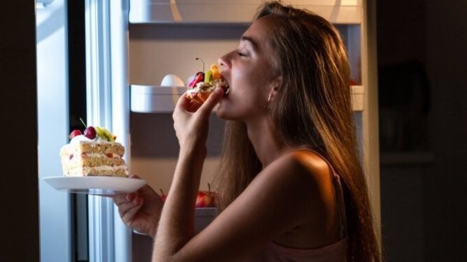 Yemek yerken ağız şapırdatanlara sinir olur musunuz?