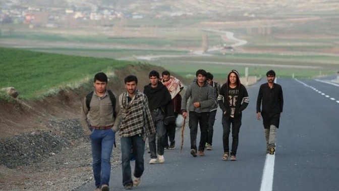 ABD'nin Türkiye planı belli oldu! 2 milyon Afgan Türkiye'ye gidecek, 50 bin kişi ABD'ye alınacak. Kalanların bize kalması doğru mu?