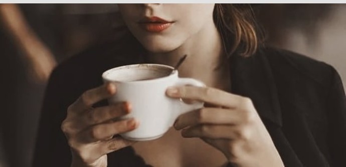 Bu dik duruşunuzun altında, kaç yenilgi, kaç gözyaşı, kaç kalp ağrısı var?
