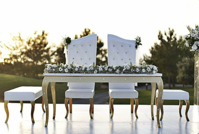 Eşiniz olacak kişi aceleci davranıp nikah masasında size dokunmak istese ne yaparsınız?