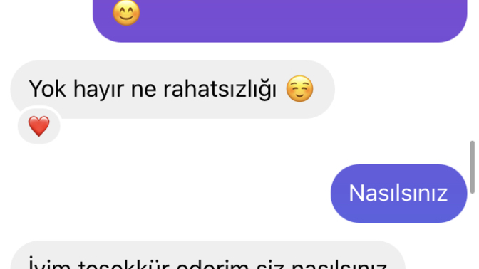 Arkadaşlar bu kız sizce benden konuşmak istiyor mu?