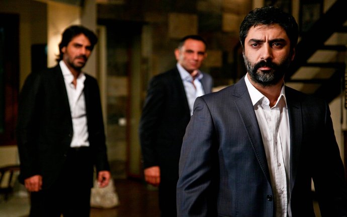 Favorin hangisi? Kurtlar vadisi Vs Ezel?