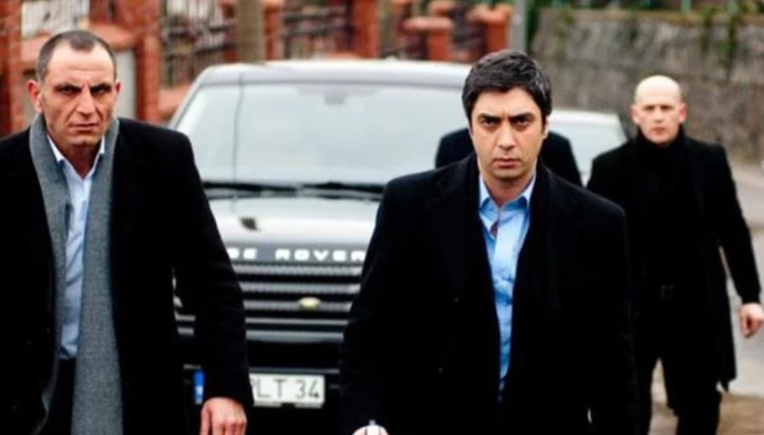 Favorin hangisi? Kurtlar vadisi Vs Ezel?