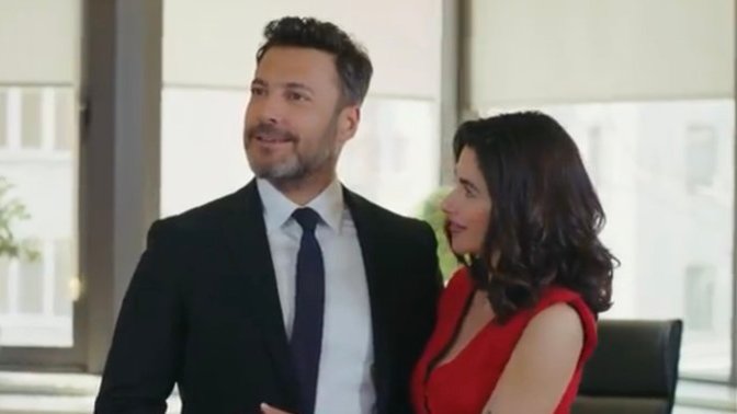 İnsan sevdiğine mi güler, yoksa güldüğünü mü sever?