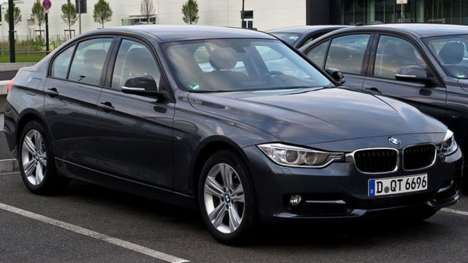 Skoda SuperB mi Bmw 320i Sport Line mı?