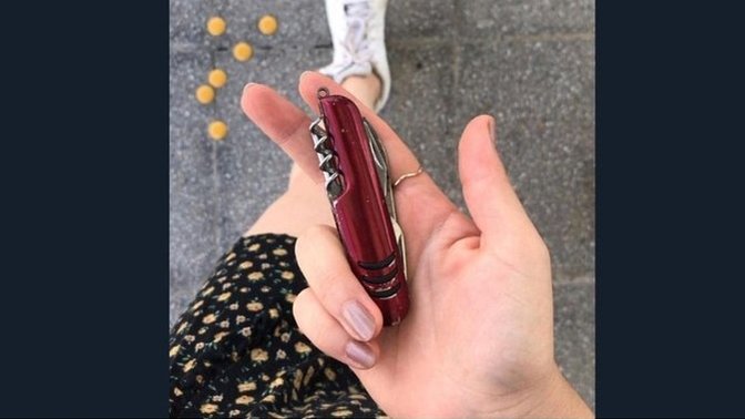 Türkiye'de kadınlar çantasında kesici alet bulundurmak zorunda mı?
