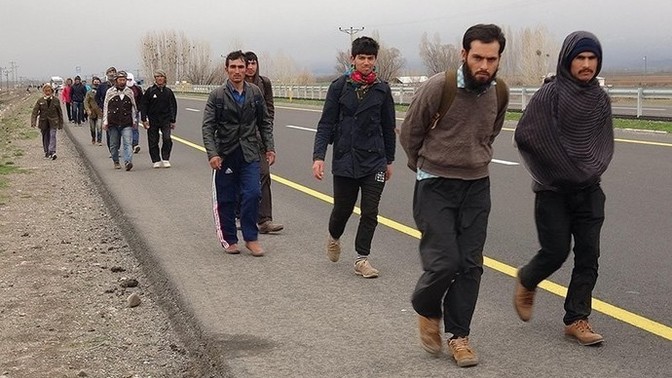 Sınırdan geçen afganlar ve hızla yobazlaşma hakkında ne yapacağız?