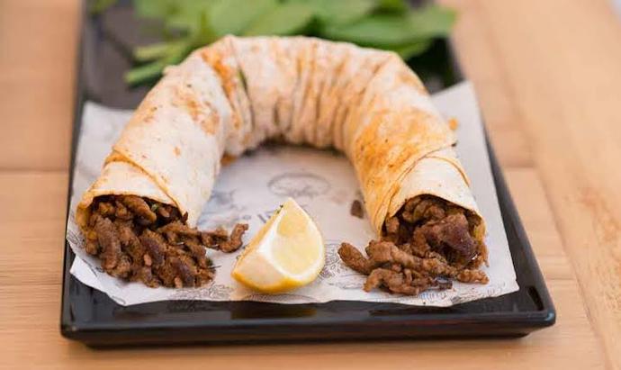 Tantuni bir dürüm çeşididir..