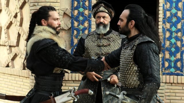 Fahriye Evcen'in partneri Barış Arduç oldu! Sizce güzel bir proje çıkar mı?