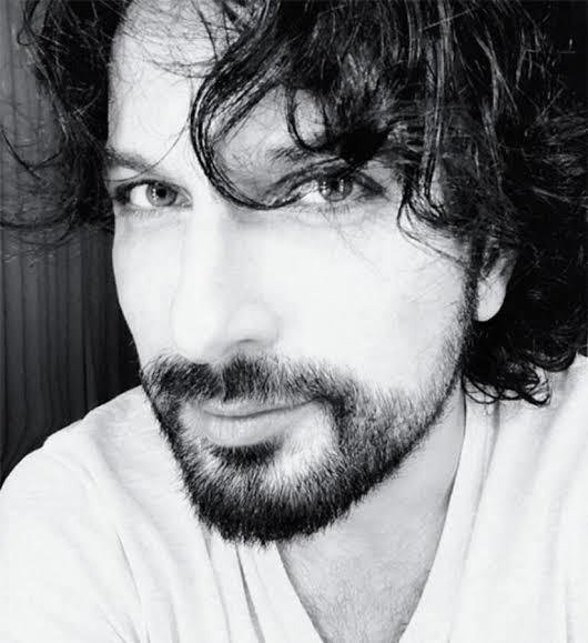 4. Sıradaki unlumuz Tarkan