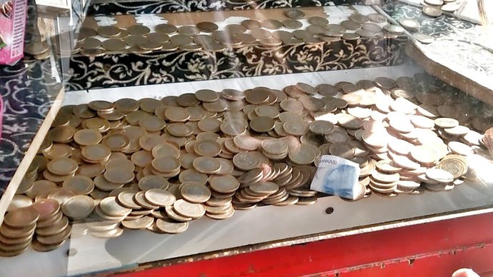 Lunaparklardaki 1 TL atma oyunundan para kazanabilen oldu mu?