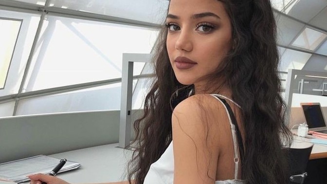 Esmerler sarışınların gölgesinde mi kalıyorlar?