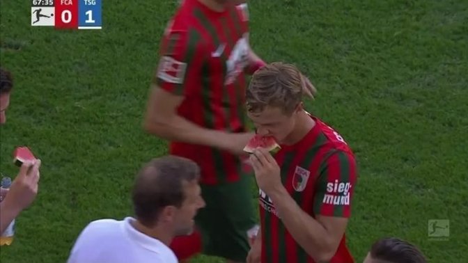 Augsburg - Hoffenheim maçında karpuz molası verildi! Siz mola esnasında ne yemek isterdiniz?