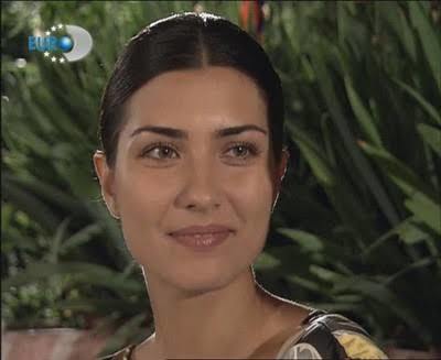Tuba Büyüküstün tombul yanaklı mı?