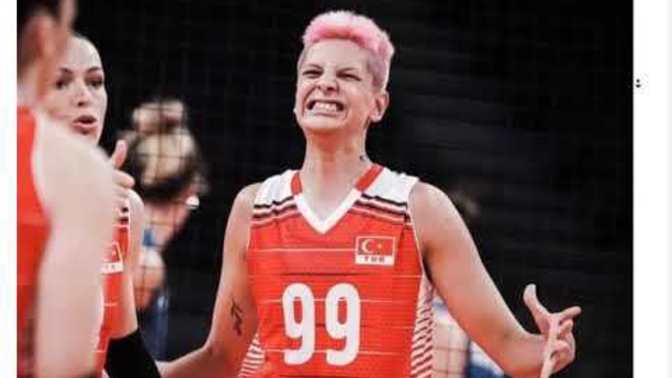 Kadın Voleybol Takımı'nın yıldızı Ebrar Karakurt cinsel yönelimi tartışma konusu oldu. Sizin görüşünüz nedir?