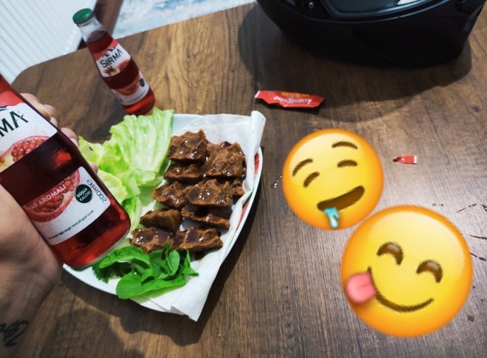 Çiğ köftenin yanında hangi içeceği tercih ediyorsun?